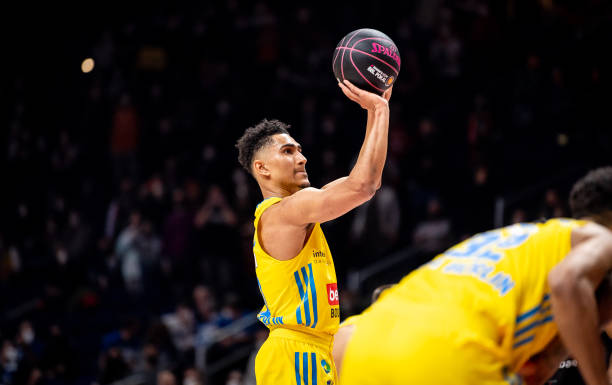 进和年轻小 进和年轻小